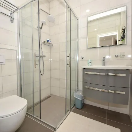 Franka By Interhome Appartement Pašman