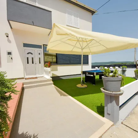 Apartment Franka By Interhome Pasman