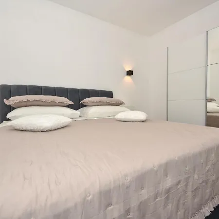 Franka By Interhome Apartment Pasman